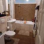 Eva Apartmanhaz Гостевой дом Эгер