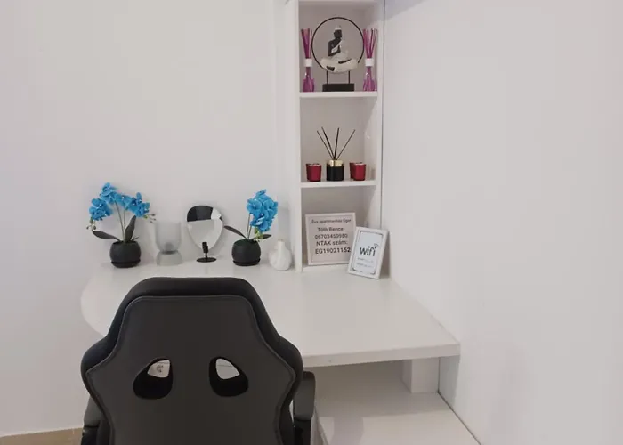 Guest house Eva Apartmanhaz 4*