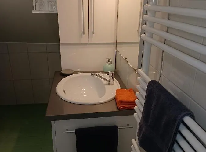 Eva Apartmanhaz בית הארחה אגר