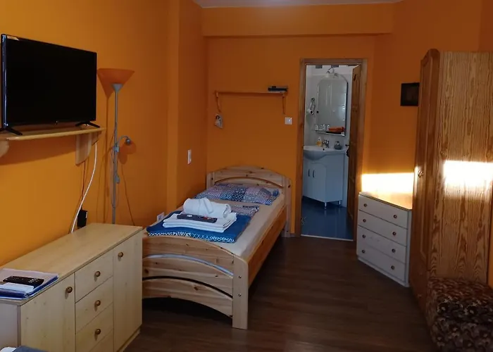 Eva Apartmanhaz בית הארחה