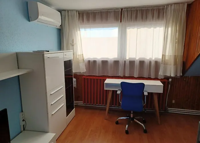 Eva Apartmanhaz בית הארחה אגר