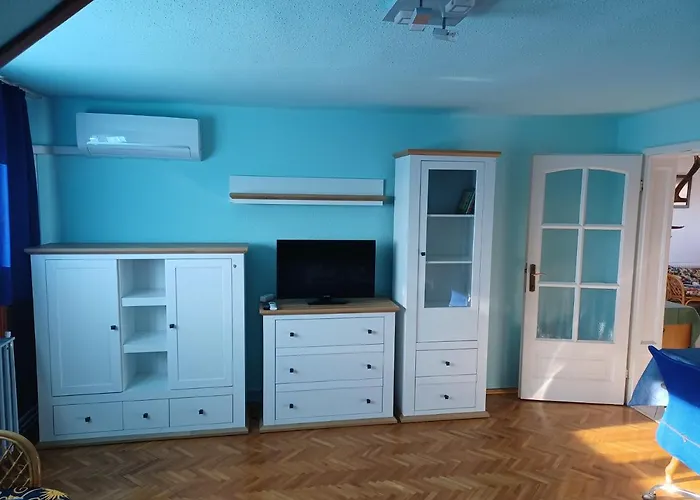 בית הארחה Eva Apartmanhaz 4*