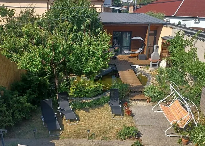 Eva Apartmanhaz אגר