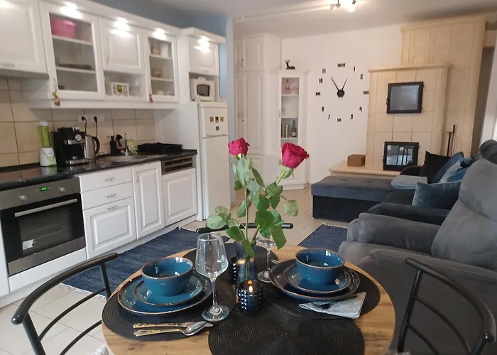 Eva Apartmanhaz אגר